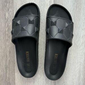 Steve Madden Gabby Black slides